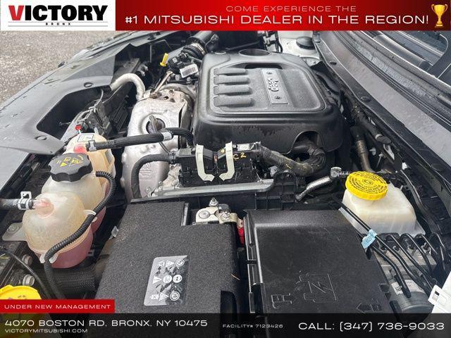 Photo of 2022 Bright White Clearcoat Jeep Cherokee