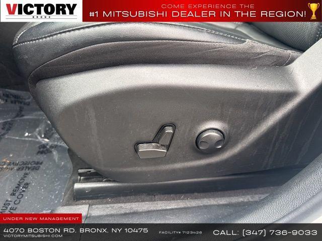 Photo of 2022 Bright White Clearcoat Jeep Cherokee