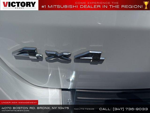Photo of 2020 Bright White Clearcoat Jeep Grand Cherokee