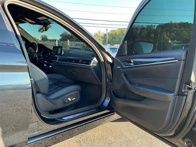 Photo of 2018 Black BMW 530