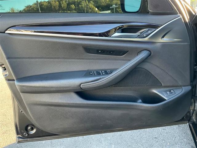 Photo of 2018 Black BMW 530