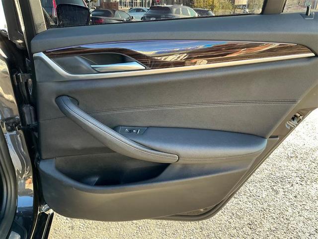 Photo of 2018 Black BMW 530