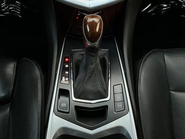 Photo of 2013 White Cadillac SRX