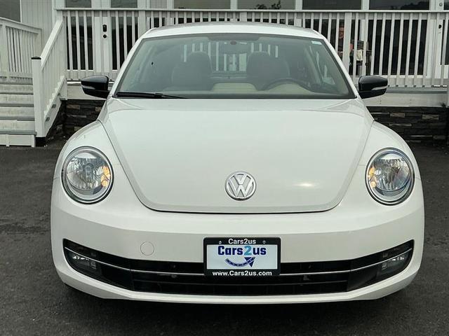 Photo of 2013 Candy White Volkswagen Beetle
