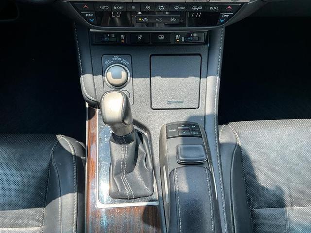 Photo of 2017 Silver Lexus ES 350