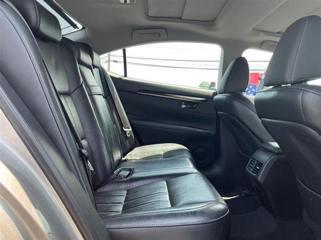 Photo of 2017 Silver Lexus ES 350