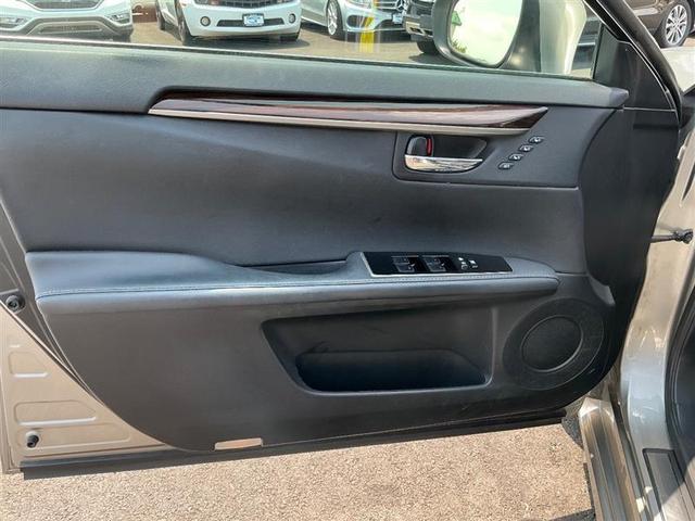 Photo of 2017 Silver Lexus ES 350