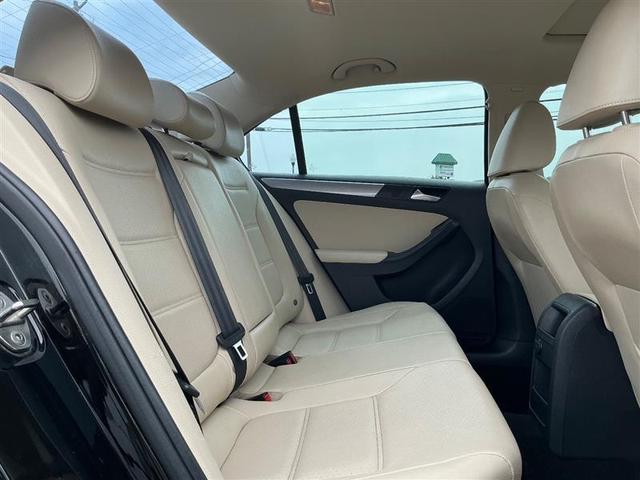 Photo of 2017 Black Volkswagen Jetta