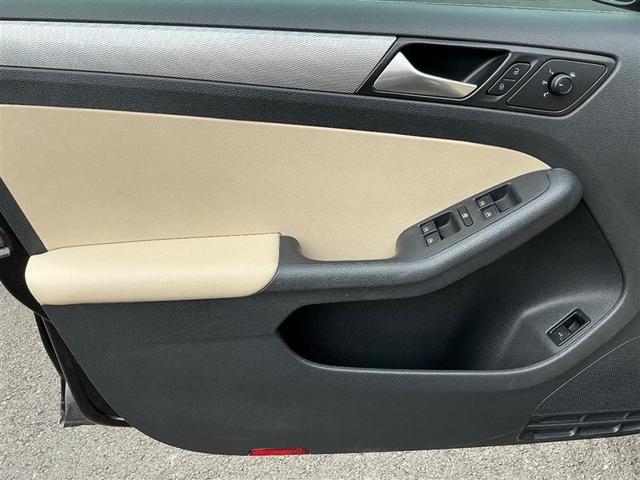Photo of 2017 Black Volkswagen Jetta