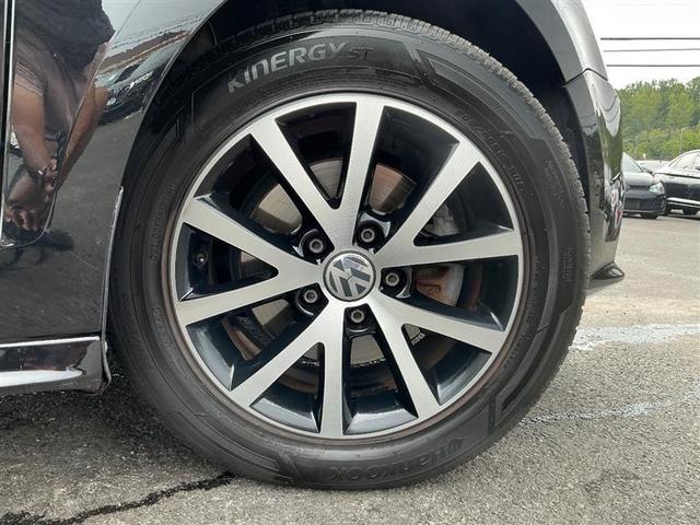 Photo of 2017 Black Volkswagen Jetta