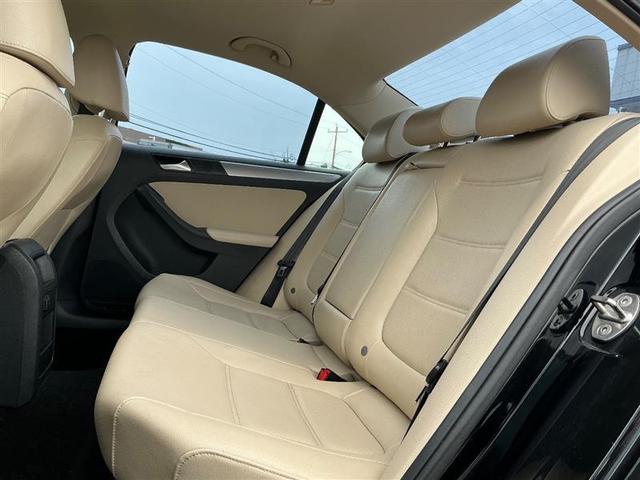 Photo of 2017 Black Volkswagen Jetta