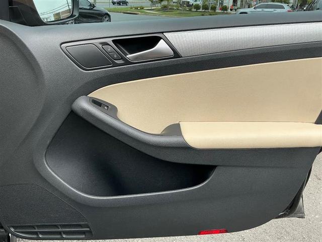 Photo of 2017 Black Volkswagen Jetta