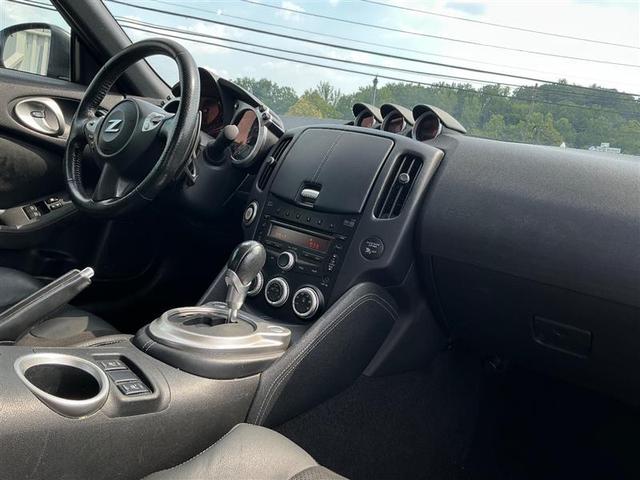 Photo of 2009 Brilliant Silver Metallic Nissan 370Z
