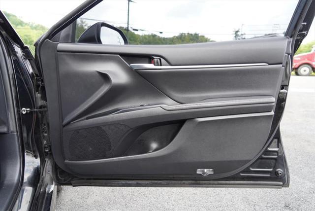 Photo of 2019 Midnight Black Metallic Toyota Camry