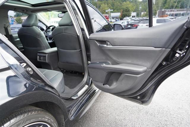 Photo of 2019 Midnight Black Metallic Toyota Camry