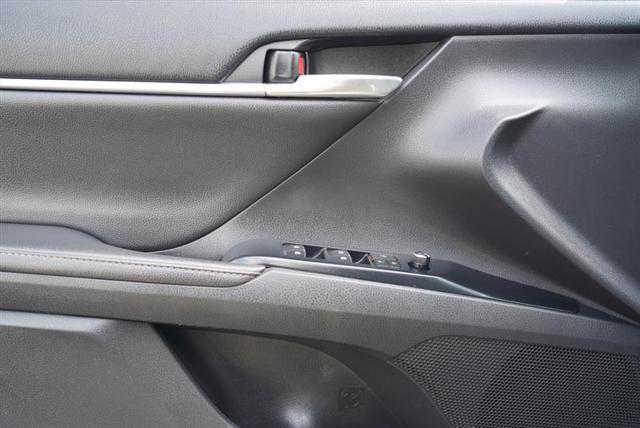Photo of 2019 Midnight Black Metallic Toyota Camry