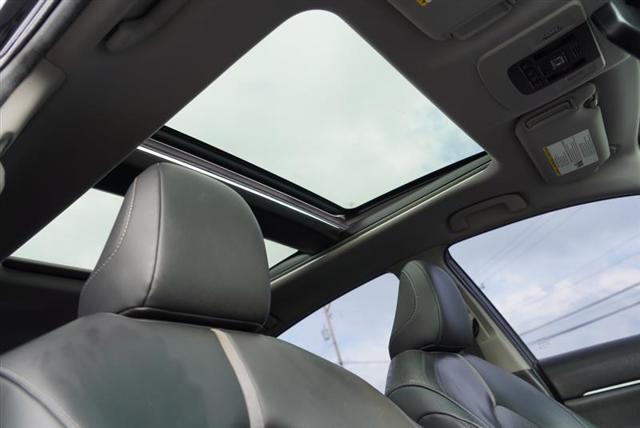 Photo of 2019 Midnight Black Metallic Toyota Camry