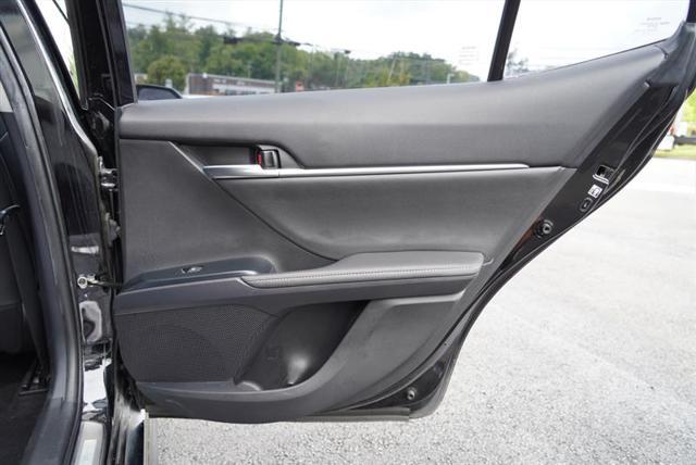Photo of 2019 Midnight Black Metallic Toyota Camry