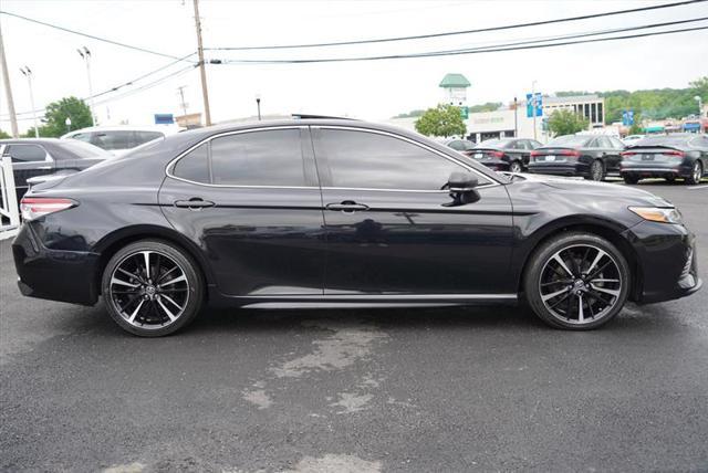 Photo of 2019 Midnight Black Metallic Toyota Camry