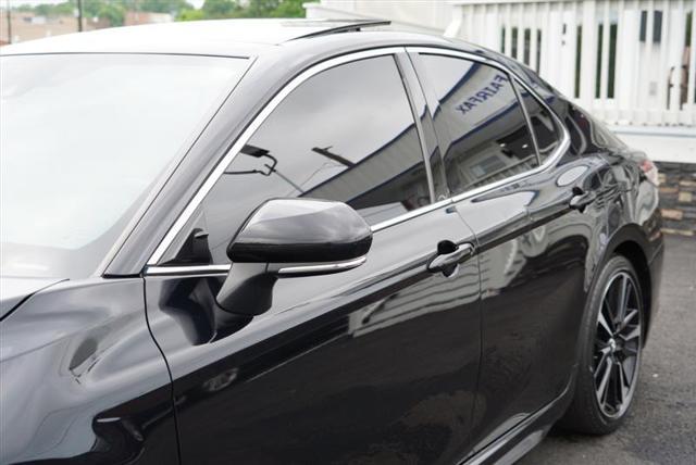 Photo of 2019 Midnight Black Metallic Toyota Camry