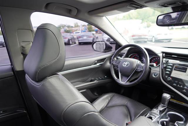 Photo of 2019 Midnight Black Metallic Toyota Camry