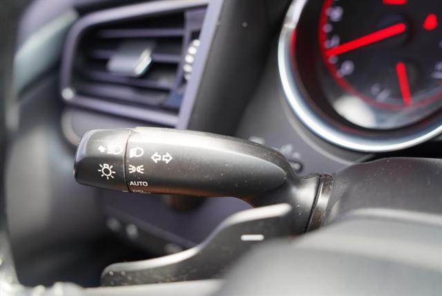 Photo of 2019 Midnight Black Metallic Toyota Camry