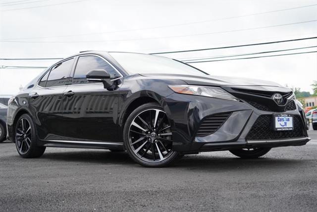 Photo of 2019 Midnight Black Metallic Toyota Camry
