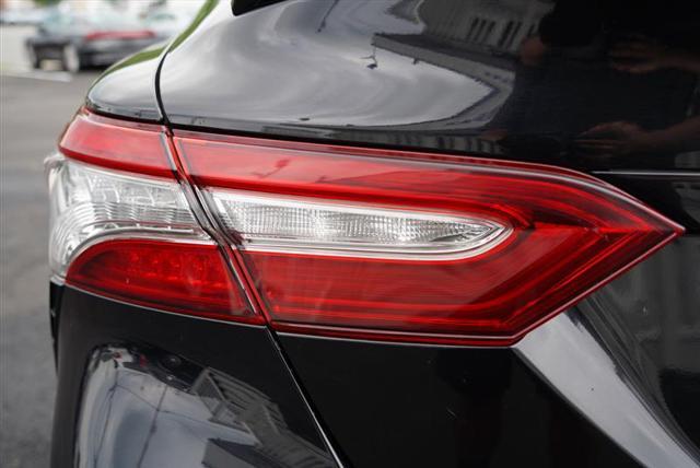 Photo of 2019 Midnight Black Metallic Toyota Camry