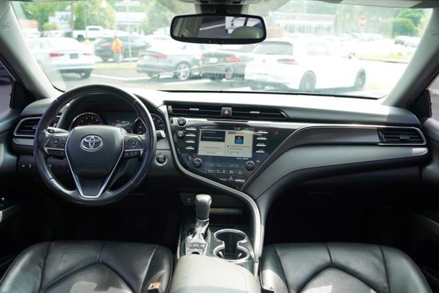 Photo of 2019 Midnight Black Metallic Toyota Camry