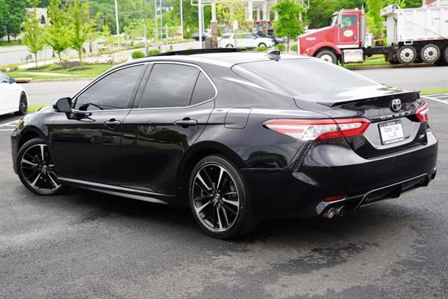 Photo of 2019 Midnight Black Metallic Toyota Camry