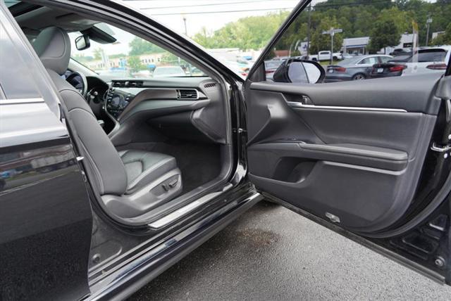 Photo of 2019 Midnight Black Metallic Toyota Camry