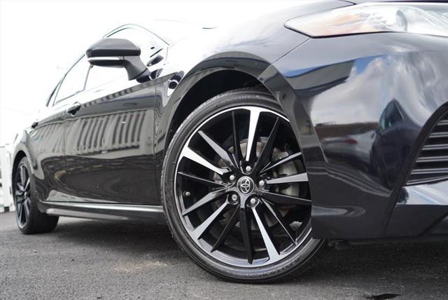 Photo of 2019 Midnight Black Metallic Toyota Camry