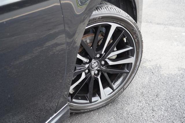 Photo of 2019 Midnight Black Metallic Toyota Camry