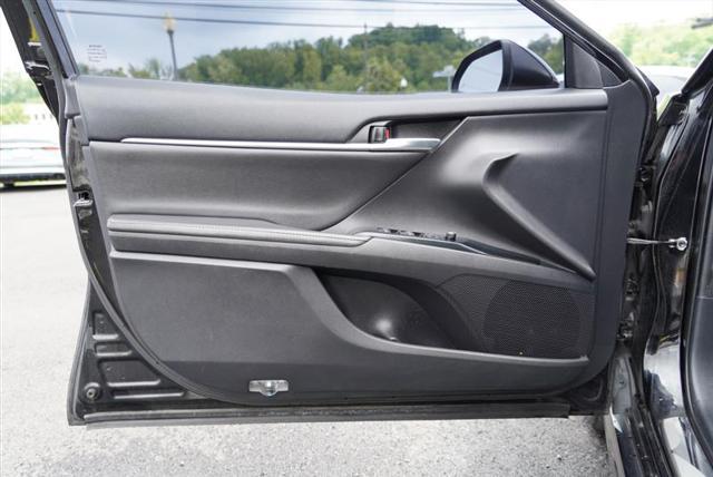 Photo of 2019 Midnight Black Metallic Toyota Camry