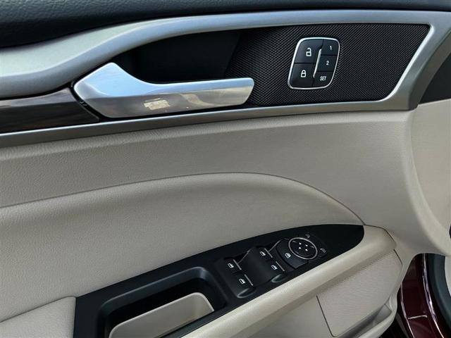 Photo of 2017 Burgundy Velvet Metallic Tinted Clearcoat Ford Fusion