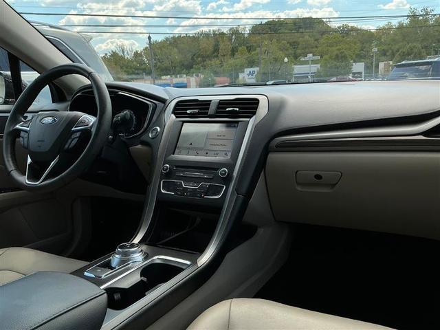 Photo of 2017 Burgundy Velvet Metallic Tinted Clearcoat Ford Fusion