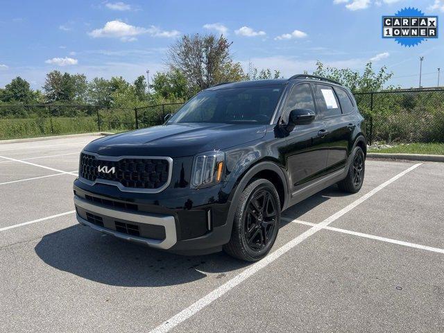 Photo of 2023 Ebony Black Kia Telluride