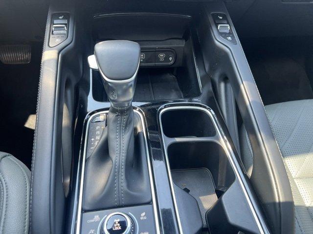 Photo of 2023 Ebony Black Kia Telluride