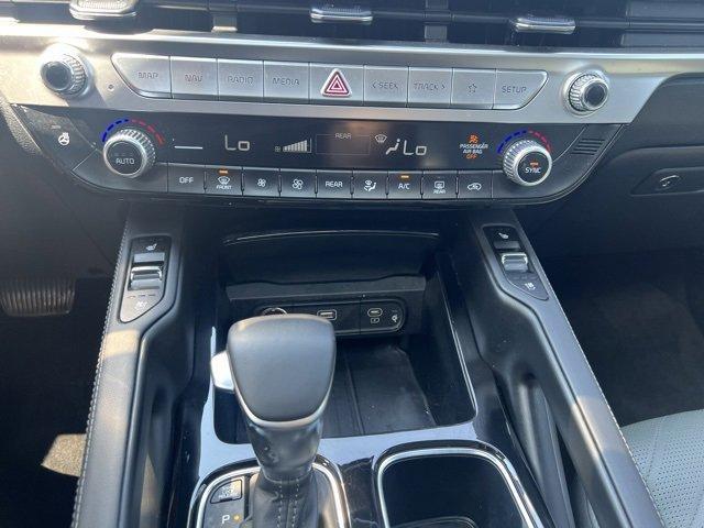 Photo of 2023 Ebony Black Kia Telluride