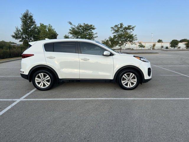 Photo of 2017 Clear White Kia Sportage