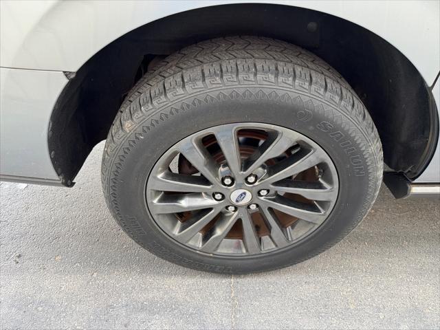 Photo of 2020 Iconic Silver Metallic Ford Expedition Max