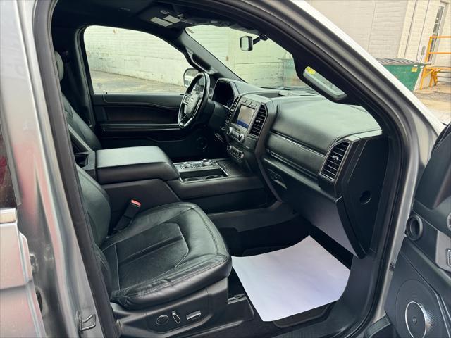 Photo of 2020 Iconic Silver Metallic Ford Expedition Max
