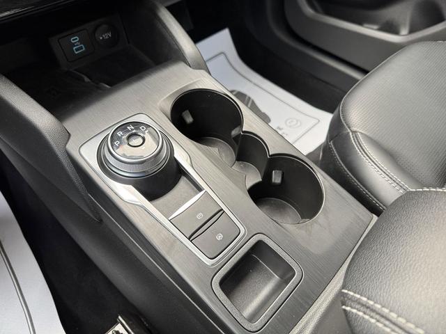 Photo of 2023 Star White Metallic Tri-Coat Ford Escape