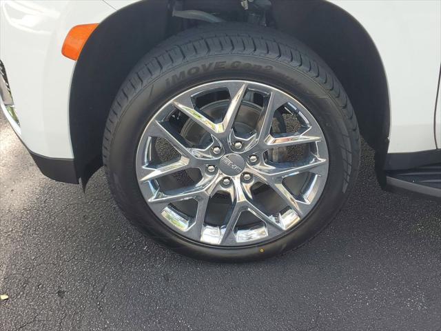 Photo of 2023 Summit White GMC Yukon