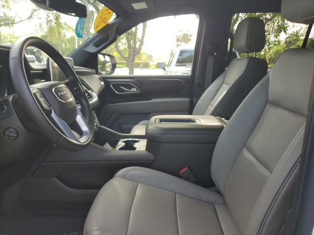 Photo of 2023 Summit White GMC Yukon