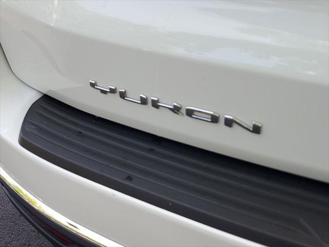 Photo of 2023 Summit White GMC Yukon