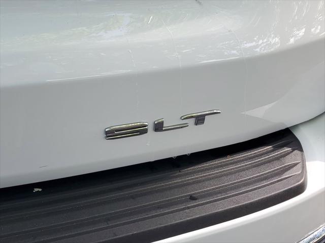 Photo of 2023 Summit White GMC Yukon