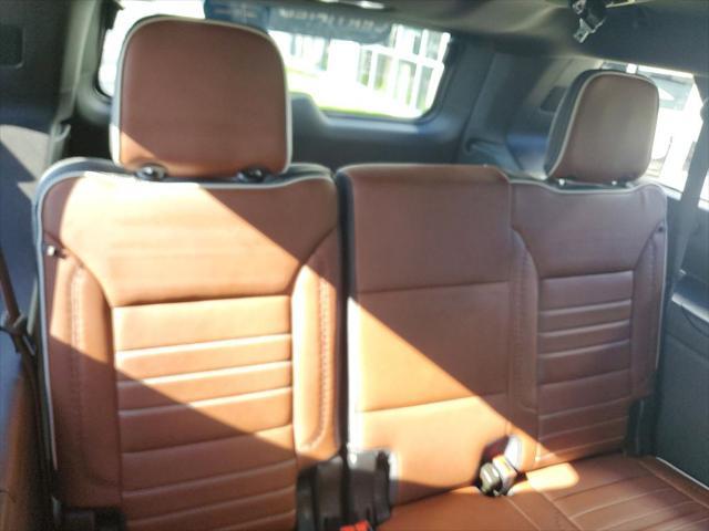 Photo of 2024 White Frost Tricoat GMC Yukon XL