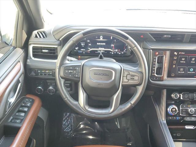 Photo of 2024 White Frost Tricoat GMC Yukon XL