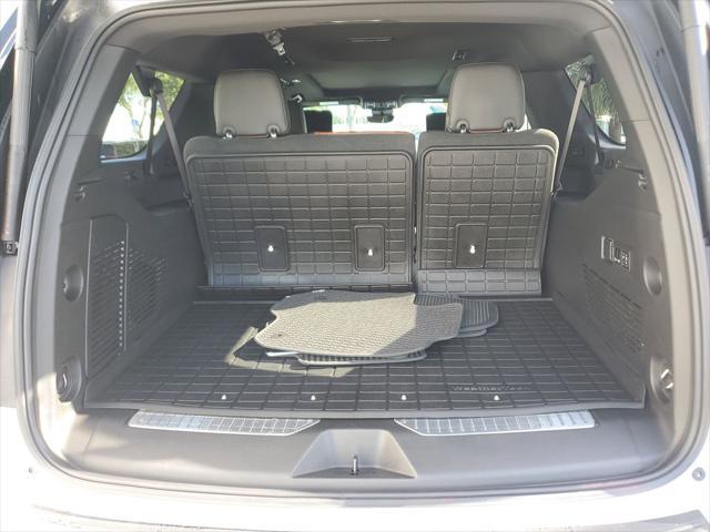Photo of 2024 White Frost Tricoat GMC Yukon XL